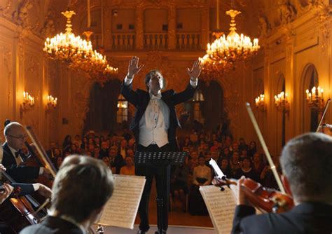 O Incrível Concerto de Reis na Rússia: Um Show Musical Que Desafiou as Expectativas!